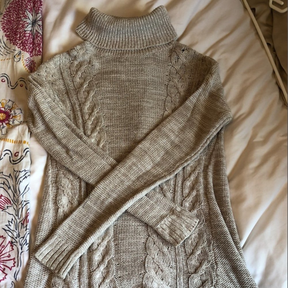 Old Navy Knit Turtleneck sweater